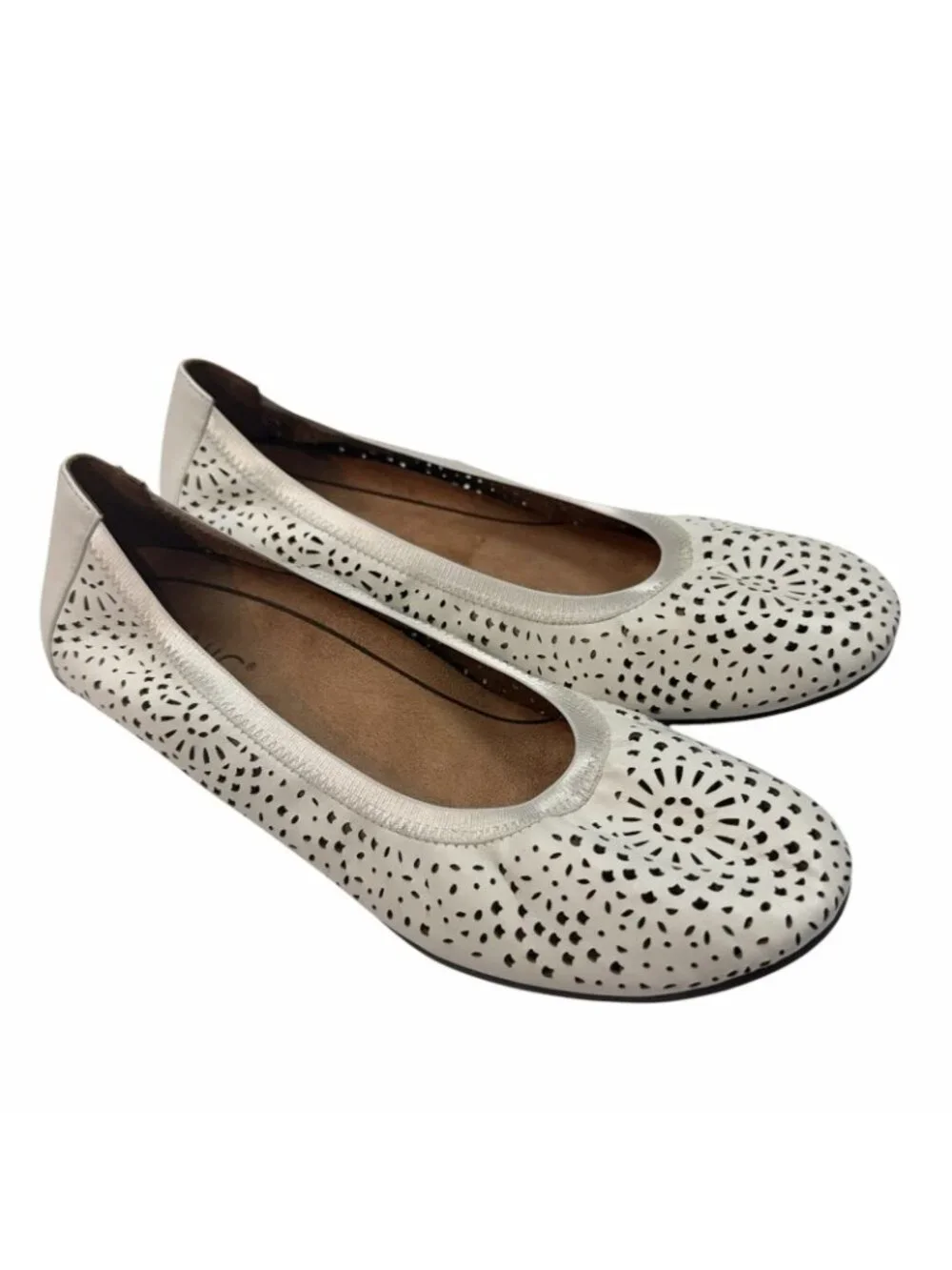 Vionic Robyn Ballet Flats Size 8.5 Perforated Napa Leather White Laser Cut Shoes